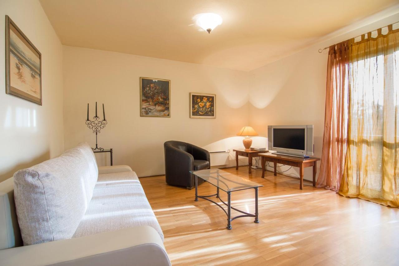 Apartments Emil 769 Fažana Extérieur photo