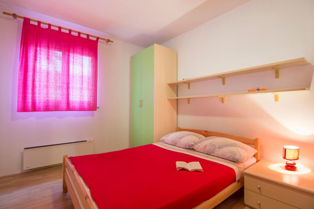 Apartments Emil 769 Fažana Extérieur photo